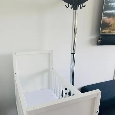 The First Floor 4 Persons, 2 Bedrooms, Free Parking! *