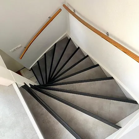 The First Floor 4 Persons, 2 Bedrooms, Free Parking! 홈스테이 잔드보르트