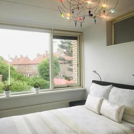 Accommodatie bij particulieren The First Floor 4 Persons, 2 Bedrooms, Free Parking!