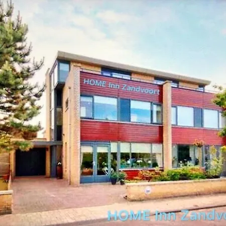 The First Floor, 4 Persons, 2 Bedrooms, Free Parking *